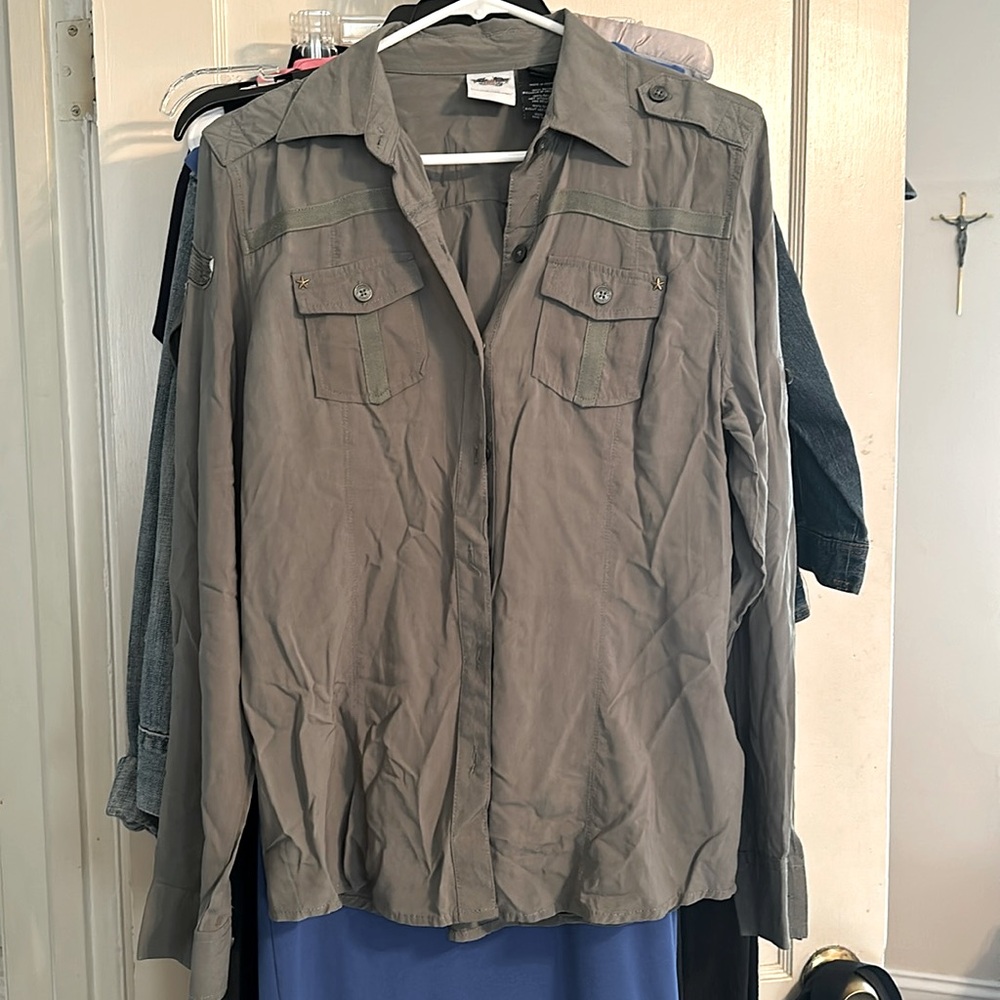 Harley Davidson, long sleeve shirt with sleeves buttons brand new army green